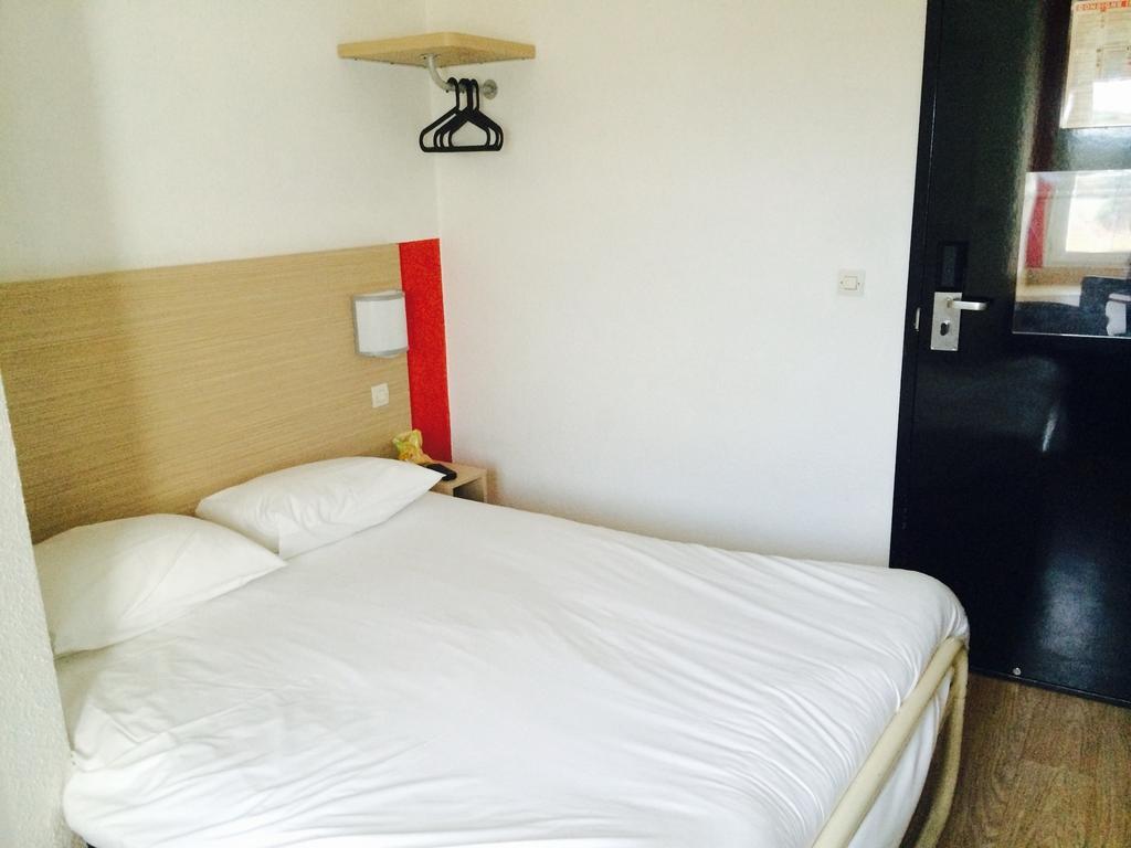 Fasthotel Montereau - Esmans Quarto foto
